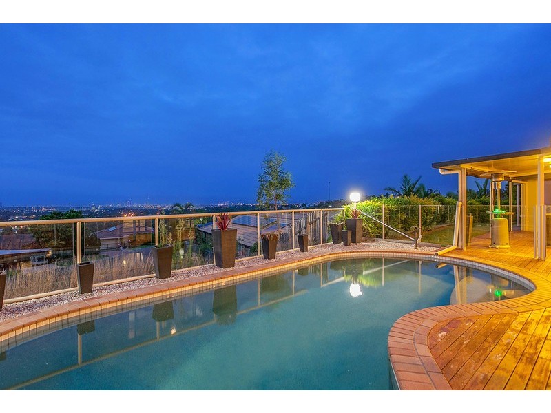 24 Trafalgar Street, Highland Park QLD 4211