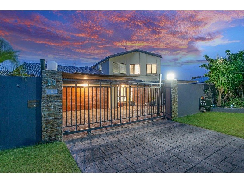 24 Trafalgar Street, Highland Park QLD 4211