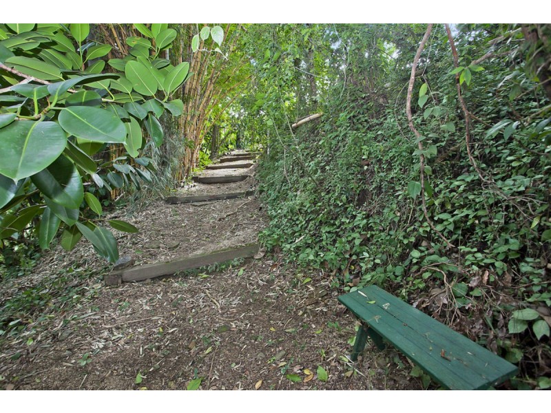 25 Bartlett Avenue, Nerang QLD 4211