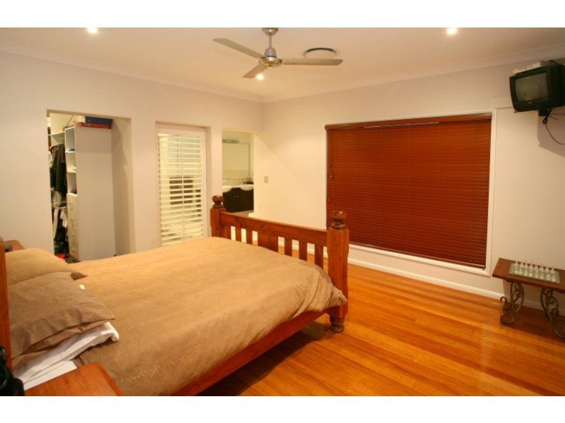 5 Chevron Rise, Highland Park QLD 4211