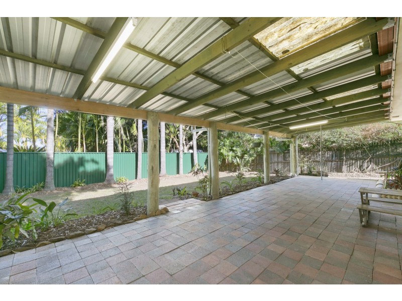 9 Jabiluka Drive, Highland Park QLD 4211