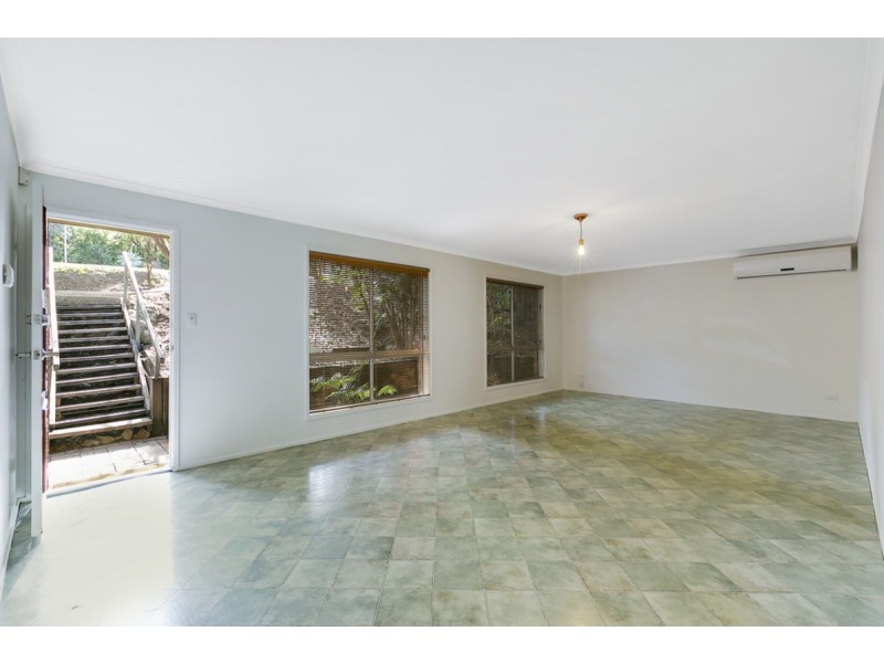 9 Jabiluka Drive, Highland Park QLD 4211