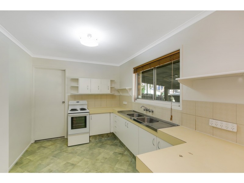 9 Jabiluka Drive, Highland Park QLD 4211