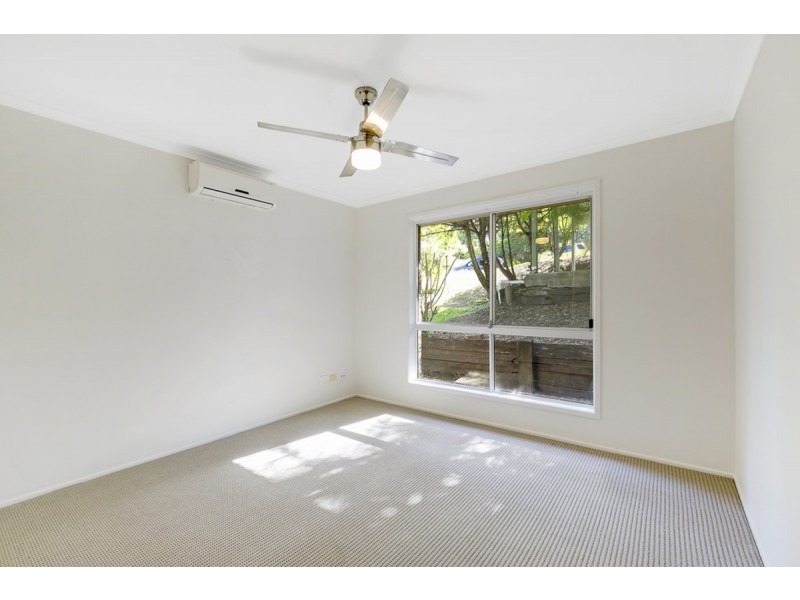 9 Jabiluka Drive, Highland Park QLD 4211