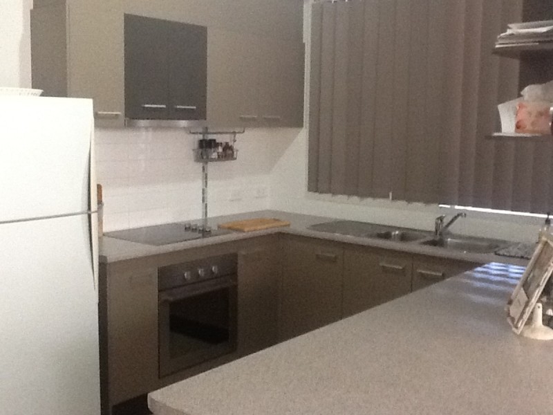 2/11 Abbey Rose Way, Nerang QLD 4211