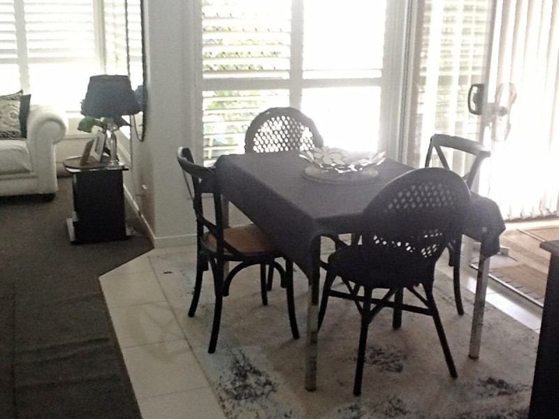 2/11 Abbey Rose Way, Nerang QLD 4211