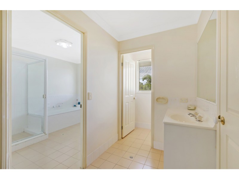 5 Tristania Way, Highland Park QLD 4211