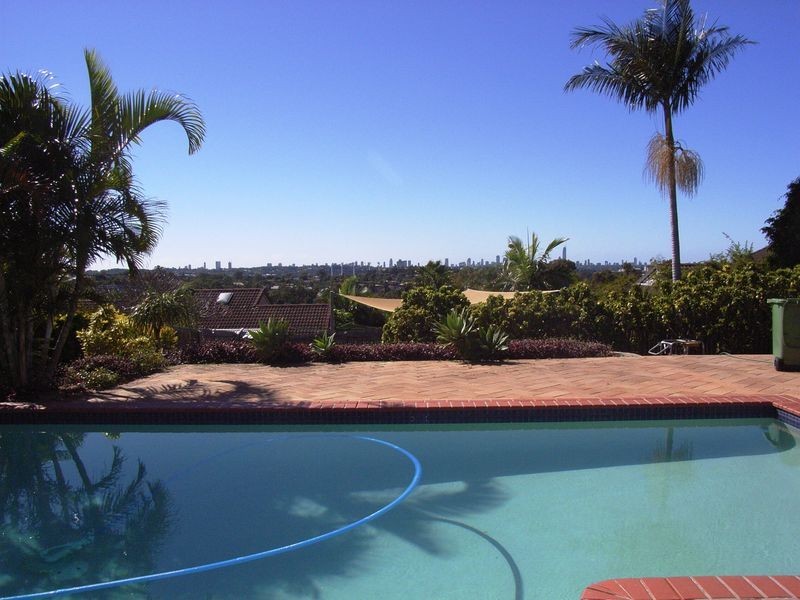 16 Quigan Terrace, Highland Park QLD 4211