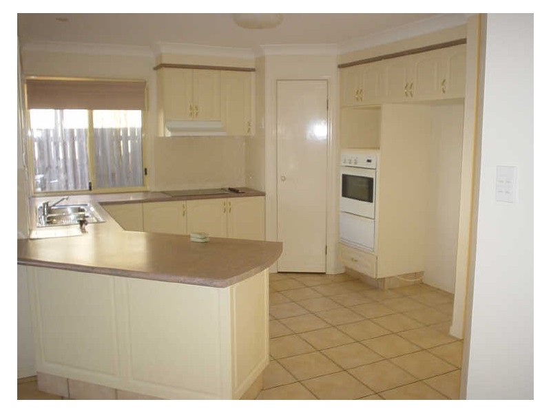 16 Quigan Terrace, Highland Park QLD 4211