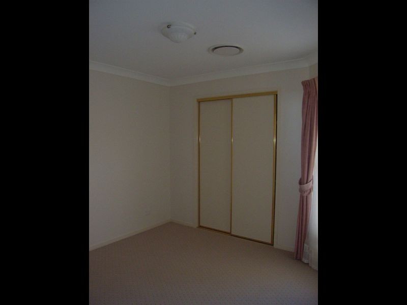 16 Quigan Terrace, Highland Park QLD 4211