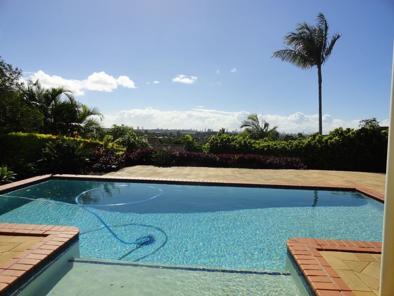 16 Quigan Terrace, Highland Park QLD 4211