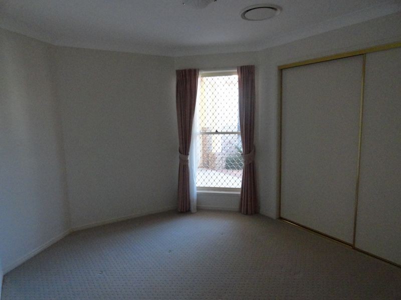 16 Quigan Terrace, Highland Park QLD 4211