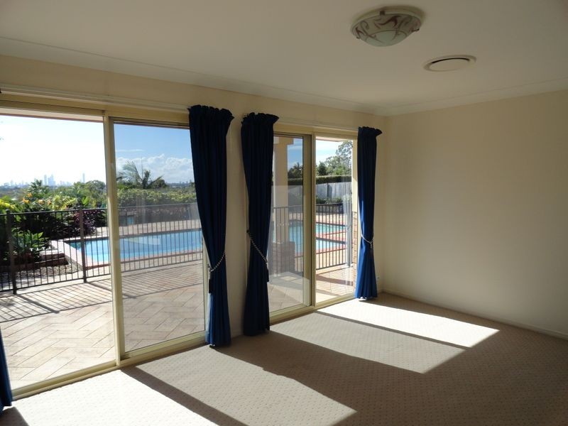 16 Quigan Terrace, Highland Park QLD 4211