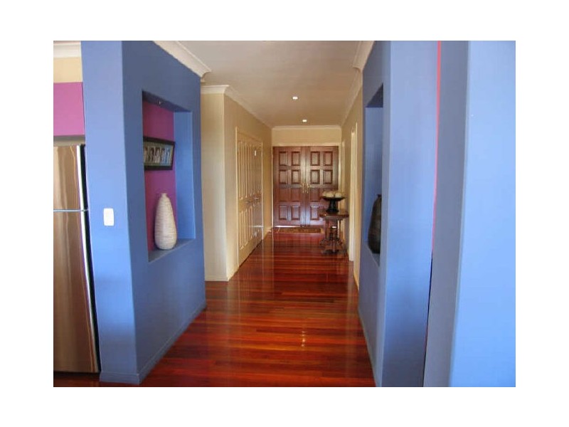 23 Ballah Crescent, Highland Park QLD 4211