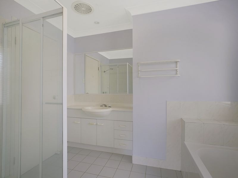 67 Explorers Way, Worongary QLD 4213