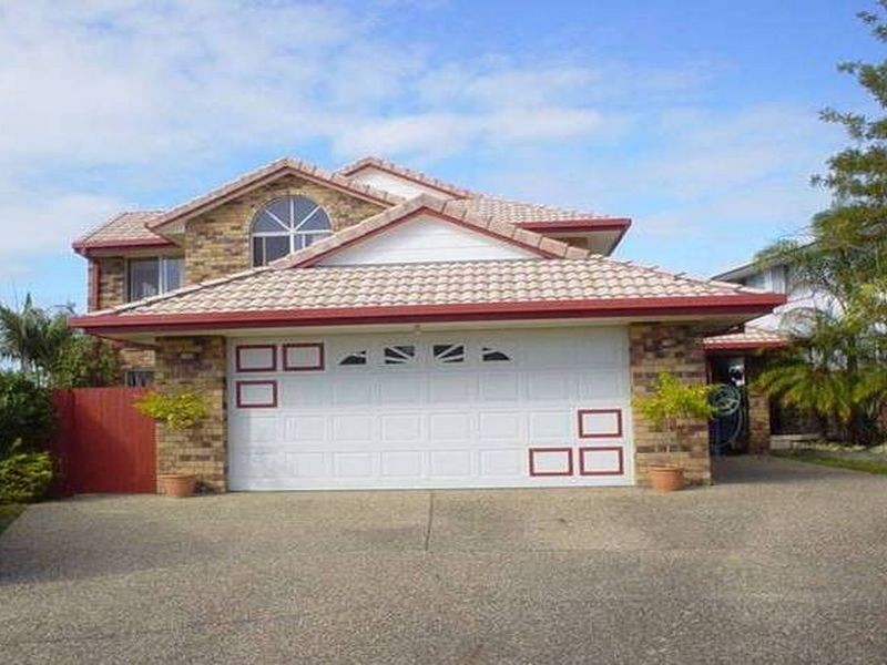 8 Parklane Place, Highland Park QLD 4211