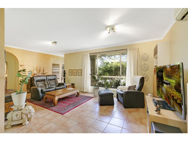 10 Issell Place, Highland Park QLD 4211