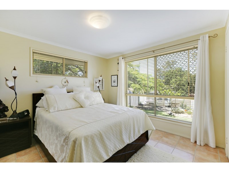 10 Issell Place, Highland Park QLD 4211