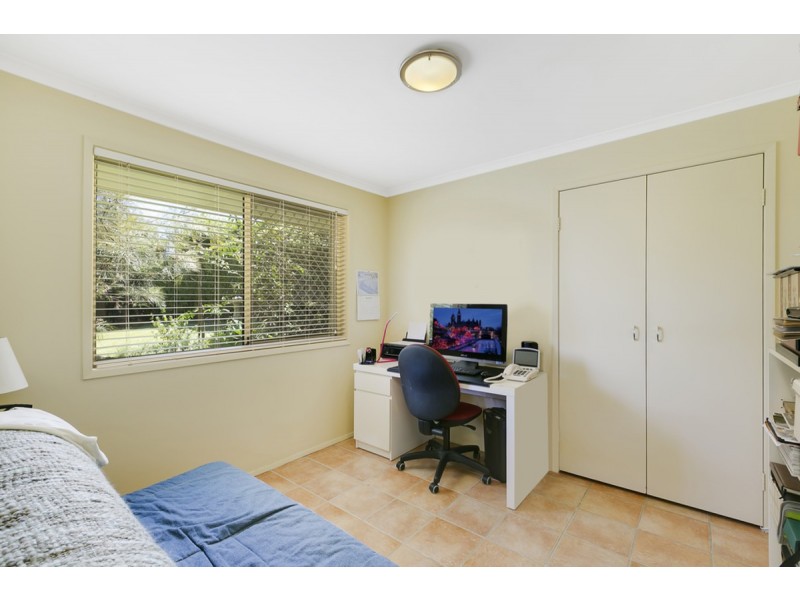 10 Issell Place, Highland Park QLD 4211