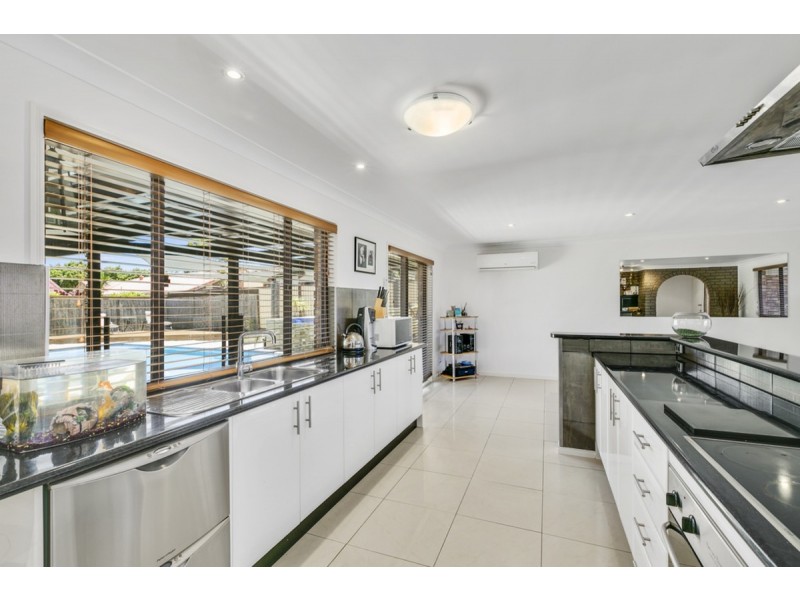 5 Farro Court, Carrara QLD 4211