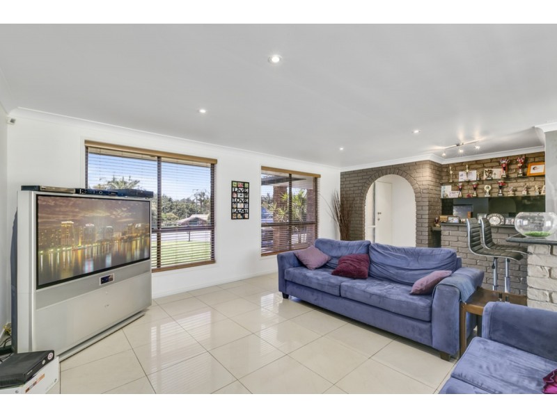 5 Farro Court, Carrara QLD 4211