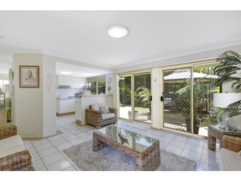 12 Royal Court, Ashmore QLD 4214