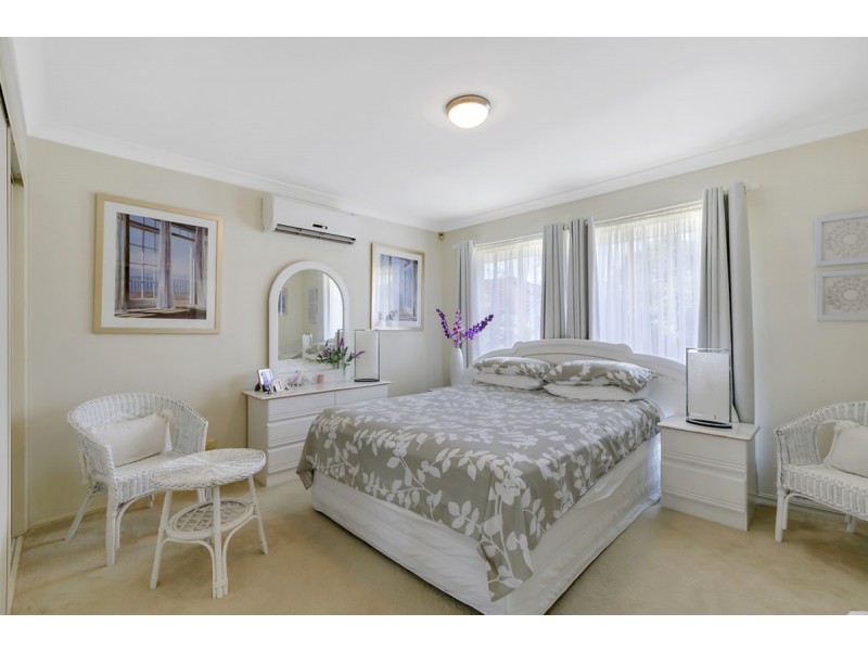 12 Royal Court, Ashmore QLD 4214