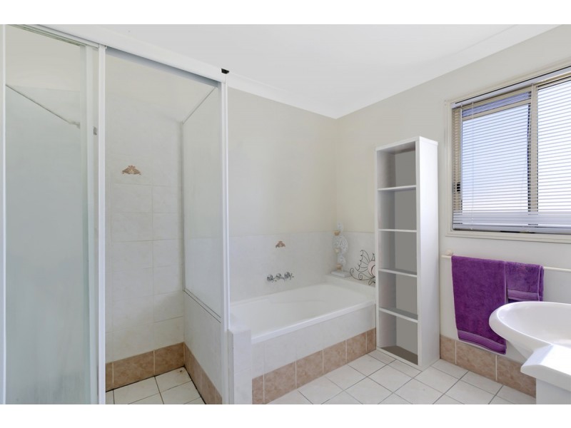 12 Royal Court, Ashmore QLD 4214