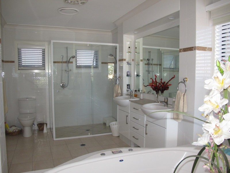 114 Armstrong Way, Highland Park QLD 4211