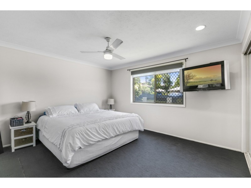 26 Pappas Way, Carrara QLD 4211