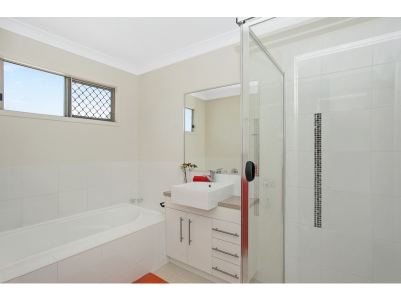 1/17A Debbie Way, Nerang QLD 4211