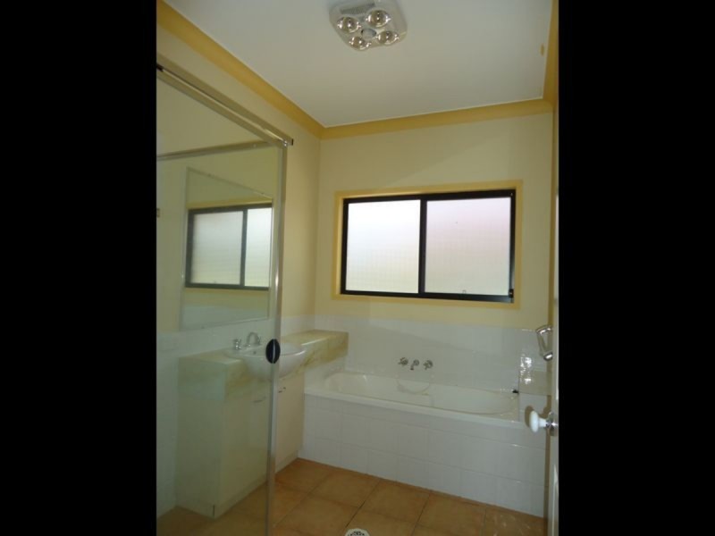 8 Bluetail Crescent, Upper Coomera QLD 4209