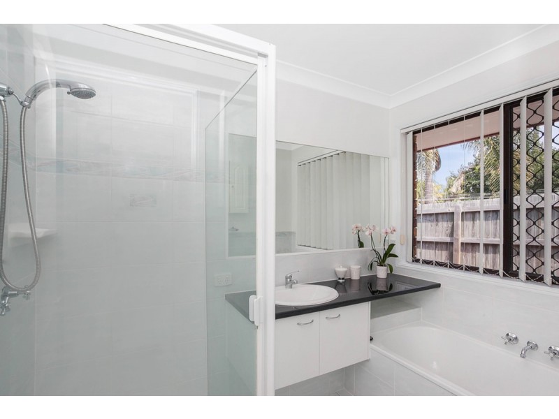 48 Hickey Way, Carrara QLD 4211