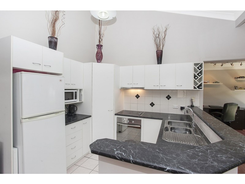 13 Avonbury Court, Carrara QLD 4211