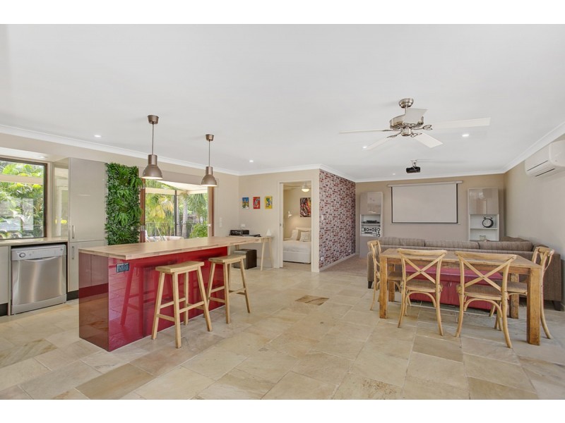 81 Alexander Drive, Highland Park QLD 4211