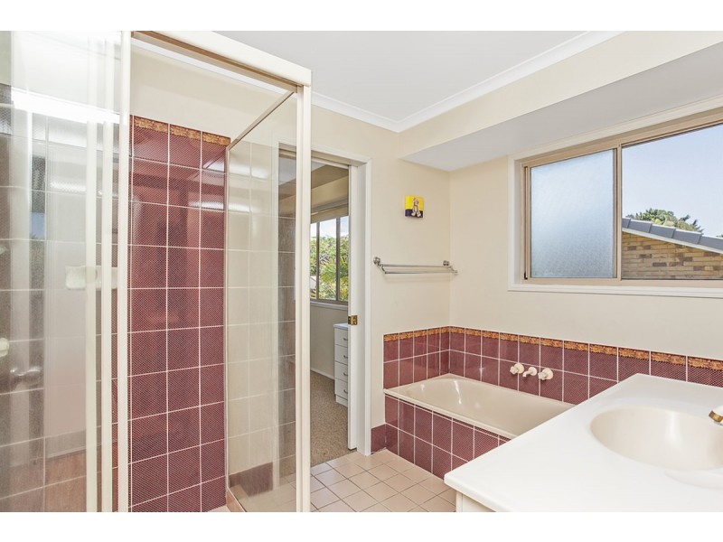 1 Sevenoaks Court, Worongary QLD 4213