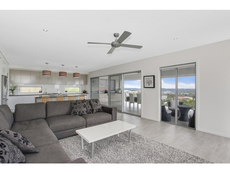 24 Ardrossan Place, Highland Park QLD 4211