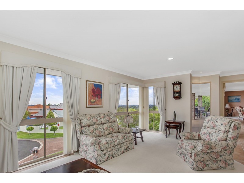 16 Parklane Place, Highland Park QLD 4211