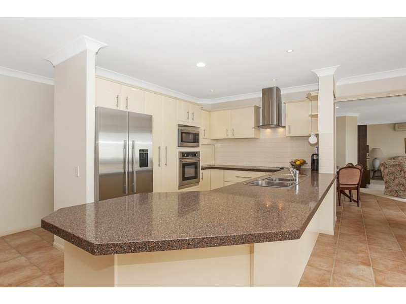 16 Parklane Place, Highland Park QLD 4211