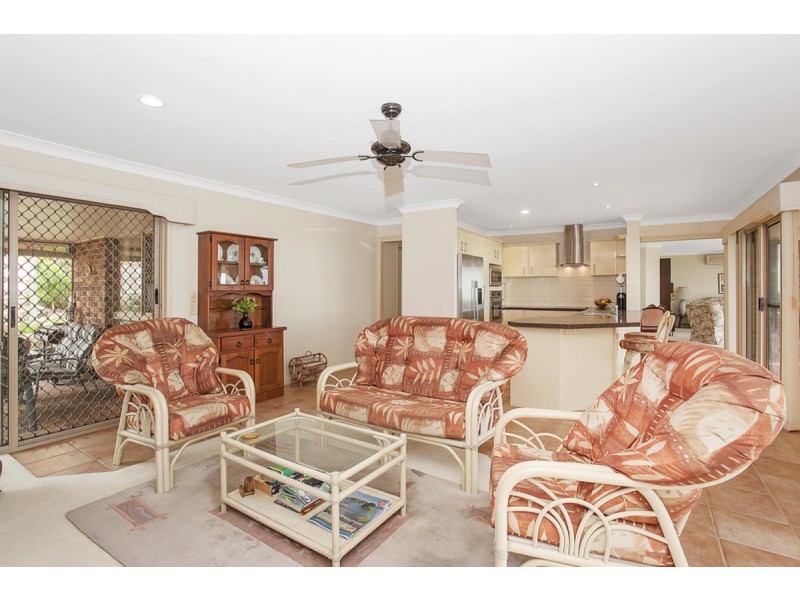 16 Parklane Place, Highland Park QLD 4211