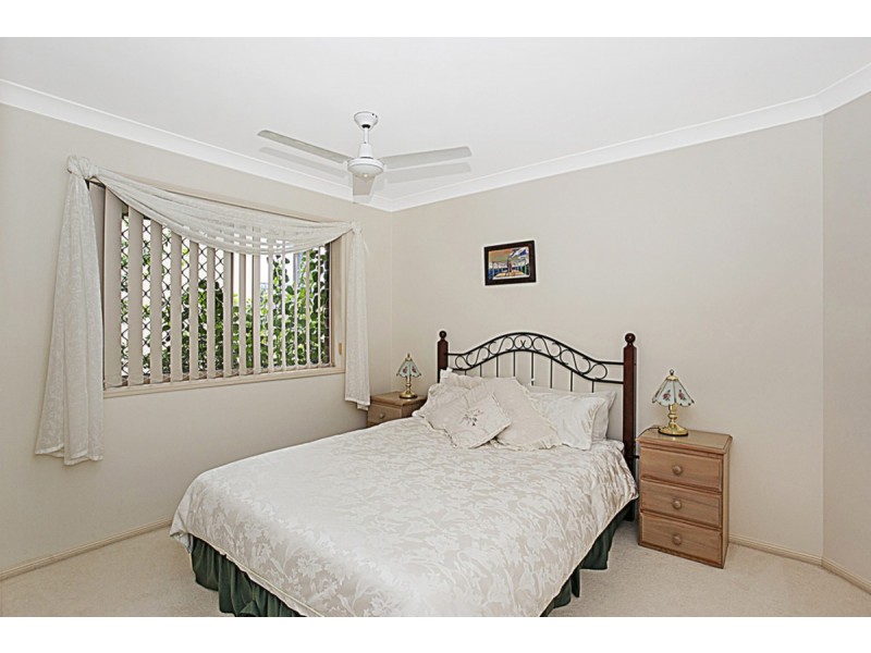 16 Parklane Place, Highland Park QLD 4211