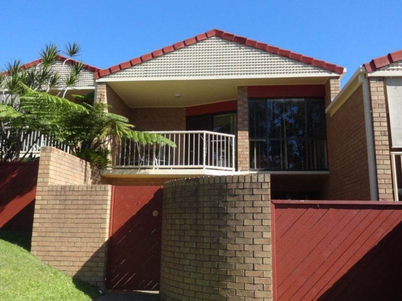 4/1A Mcleod Street, Highland Park QLD 4211