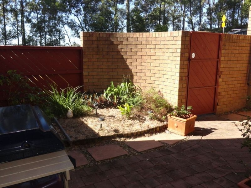 4/1A Mcleod Street, Highland Park QLD 4211