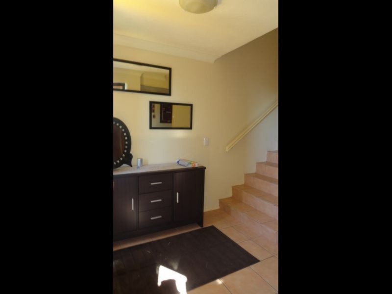 4/1A Mcleod Street, Highland Park QLD 4211