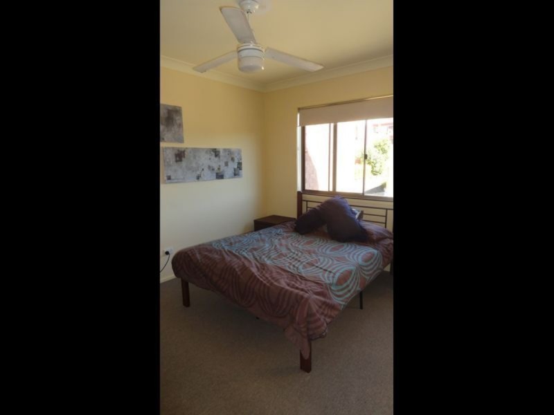 4/1A Mcleod Street, Highland Park QLD 4211