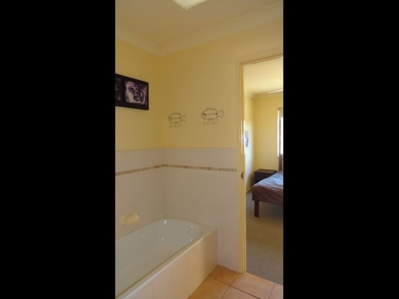 4/1A Mcleod Street, Highland Park QLD 4211