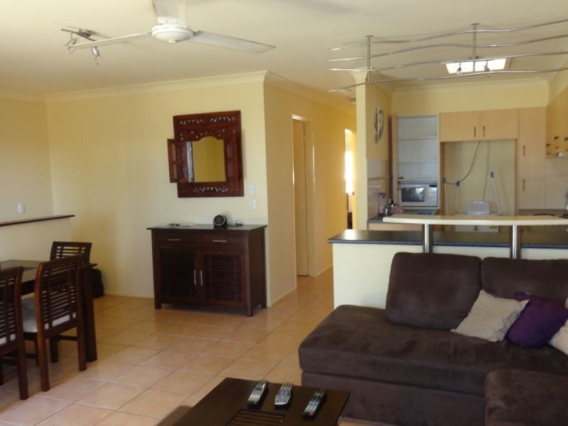 4/1A Mcleod Street, Highland Park QLD 4211