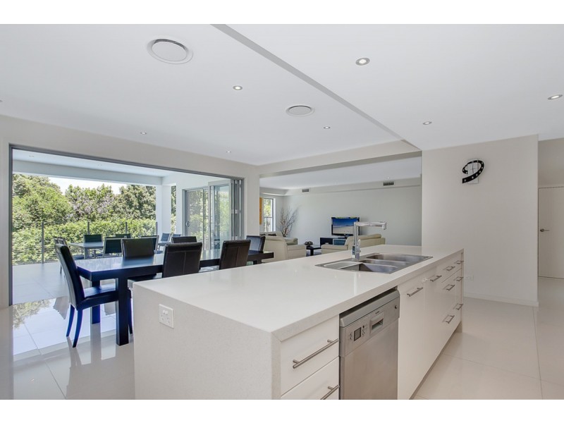 30 Tara Vista Boulevard, Highland Park QLD 4211