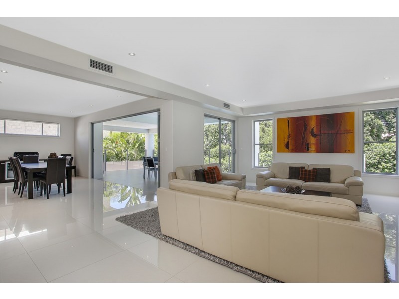 30 Tara Vista Boulevard, Highland Park QLD 4211