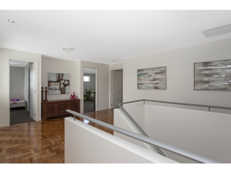 30 Tara Vista Boulevard, Highland Park QLD 4211